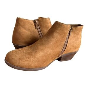Shoeland Women's Size 7 Faux Vegan Leather Zip Up  Heeled‎ Booties Tan